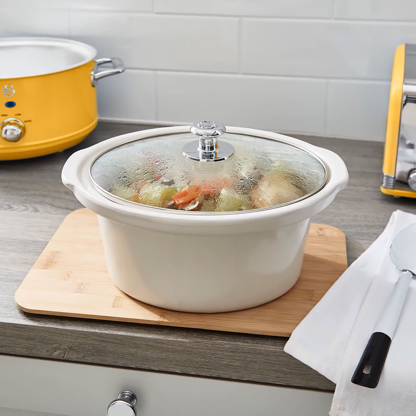 Swan Retro Olla Cocción Lenta, 3,5l, Recipiente Extraíble Antiadherente Cerámica Libre Pfoa, Sf17021yelneu, Amarillo_2