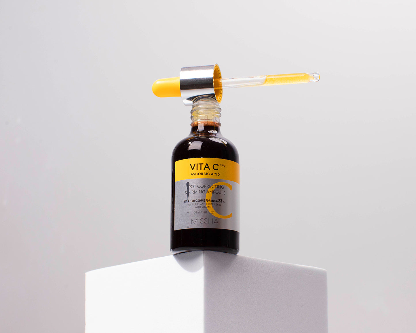 Missha Vita_c_plus_spot_correcting_&_firming_ampoule_(30_ml)_1