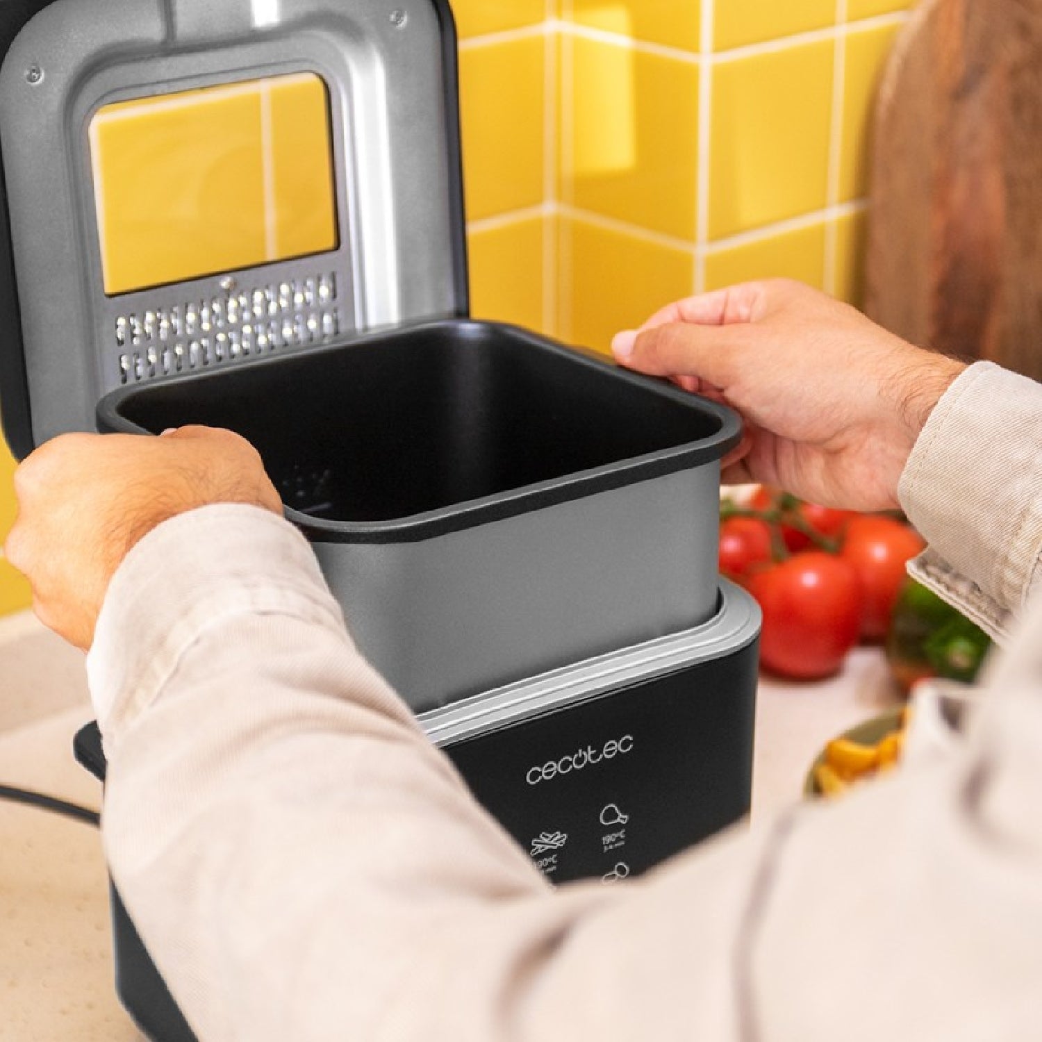 Freidora Eléctrica De Aceite Cleanfry Advance 1500 Black. 900 W, Capacidad 1,5 L, Acero Inoxidable, Filtro Oilclean, Cubeta Extraible, Tapa Con Vent_3