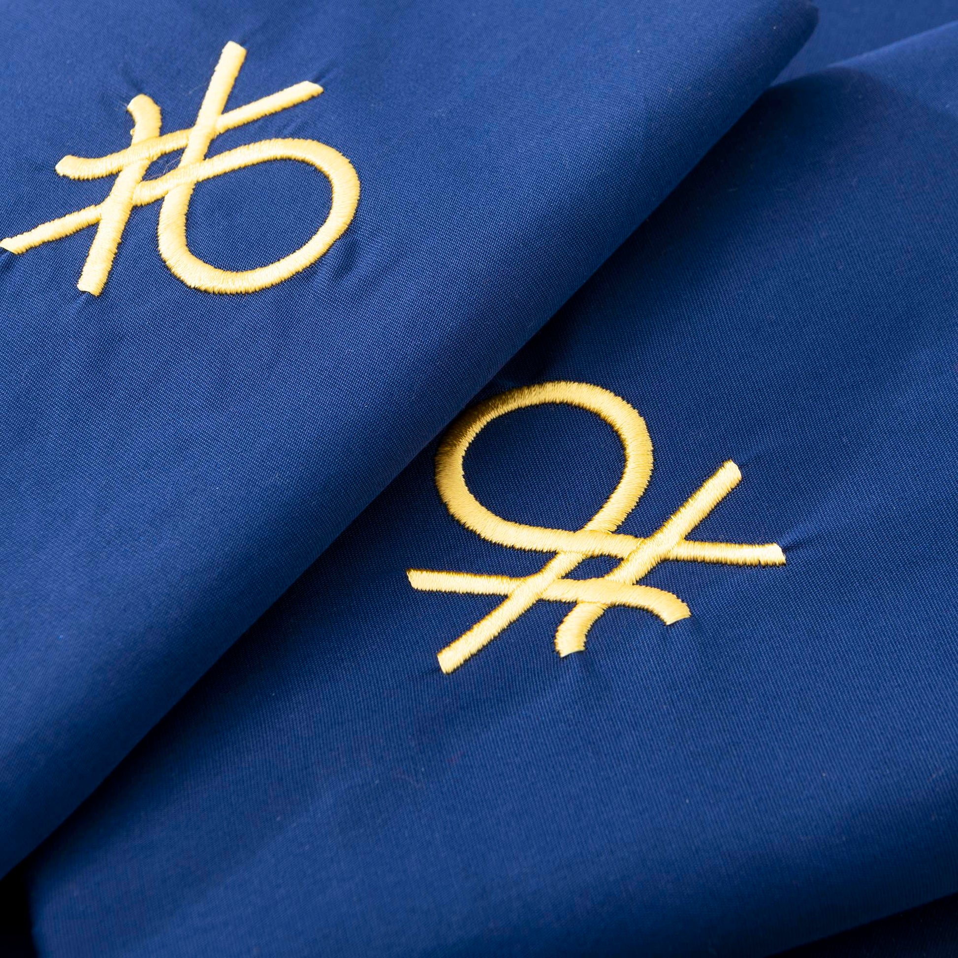 Set 4pzs Sabana Doble: Sabana Plana (240x240cm C/ Dobladillo Simple 5cm) + Sabana Bajera (160x200+30cm Flap) + 2 Funda De Almohada (50x80cm) 100% Alg