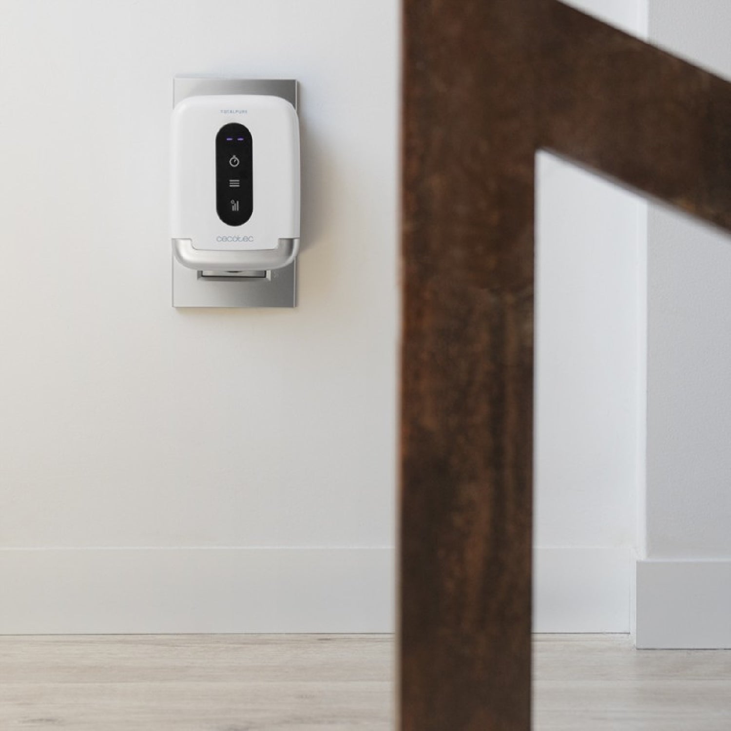 Cecotec Generador De Ozono Doméstico Totalpure 2000 Ozone. 5 W 100 Mg/h Ideal Para Baños O Despensas Pantalla Temporizad_1