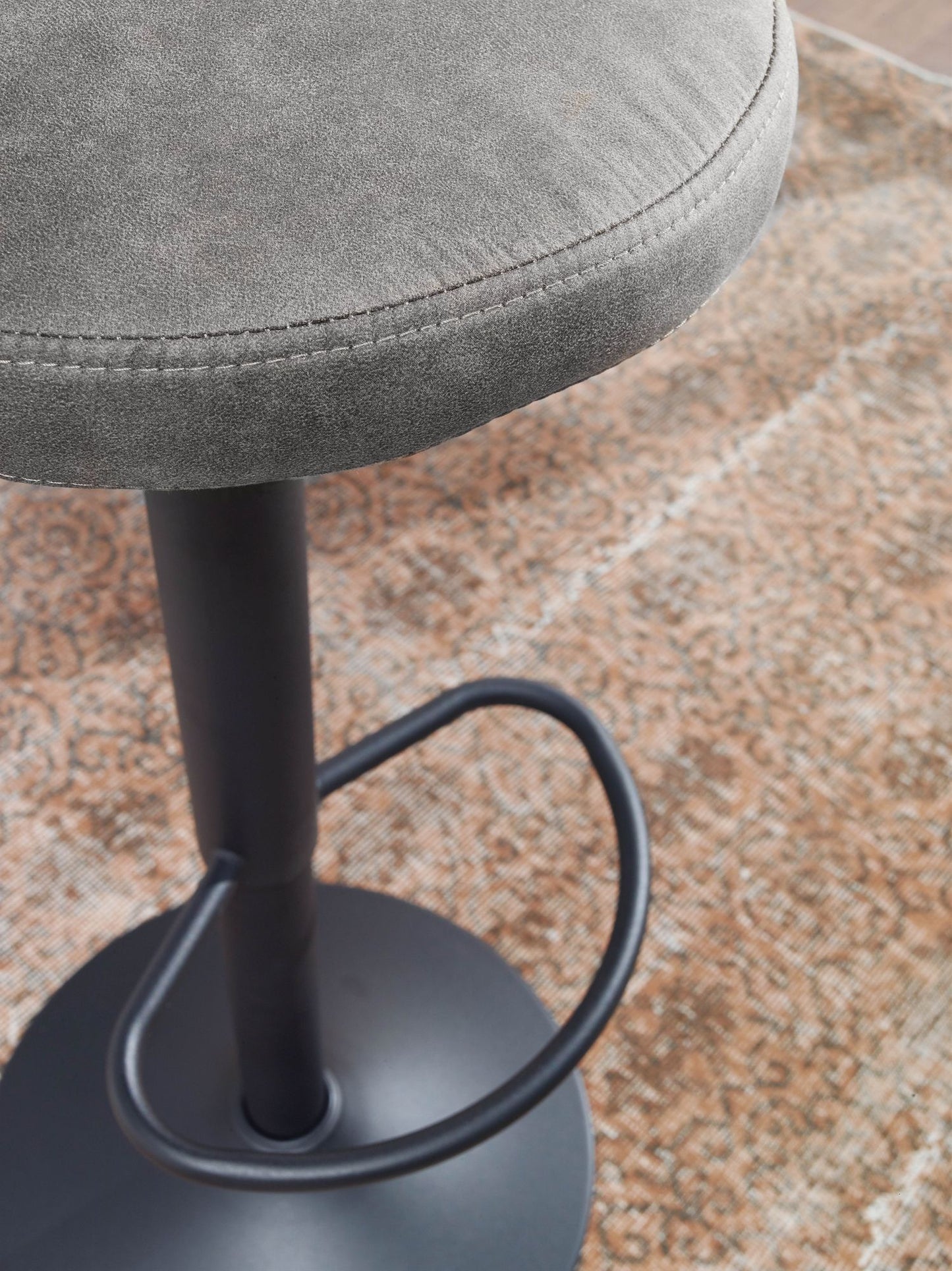 Taburete Ante Gris Sin Respaldo 58 - 79 Cm_4